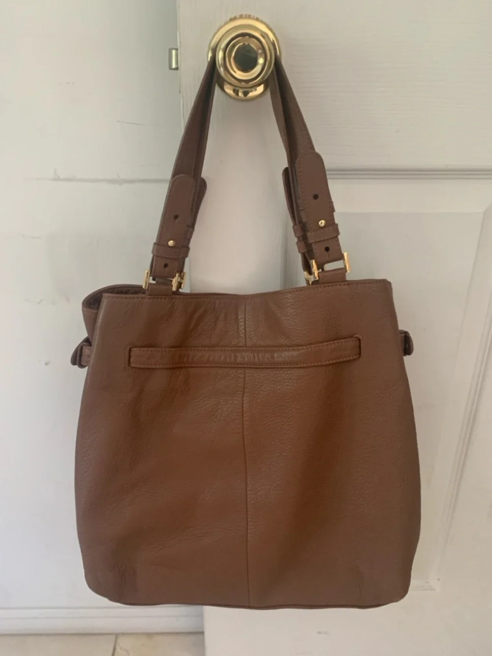 Tory Burch Brown Leather Shoulder Bag with Gold Logo - Picture 6 of 10